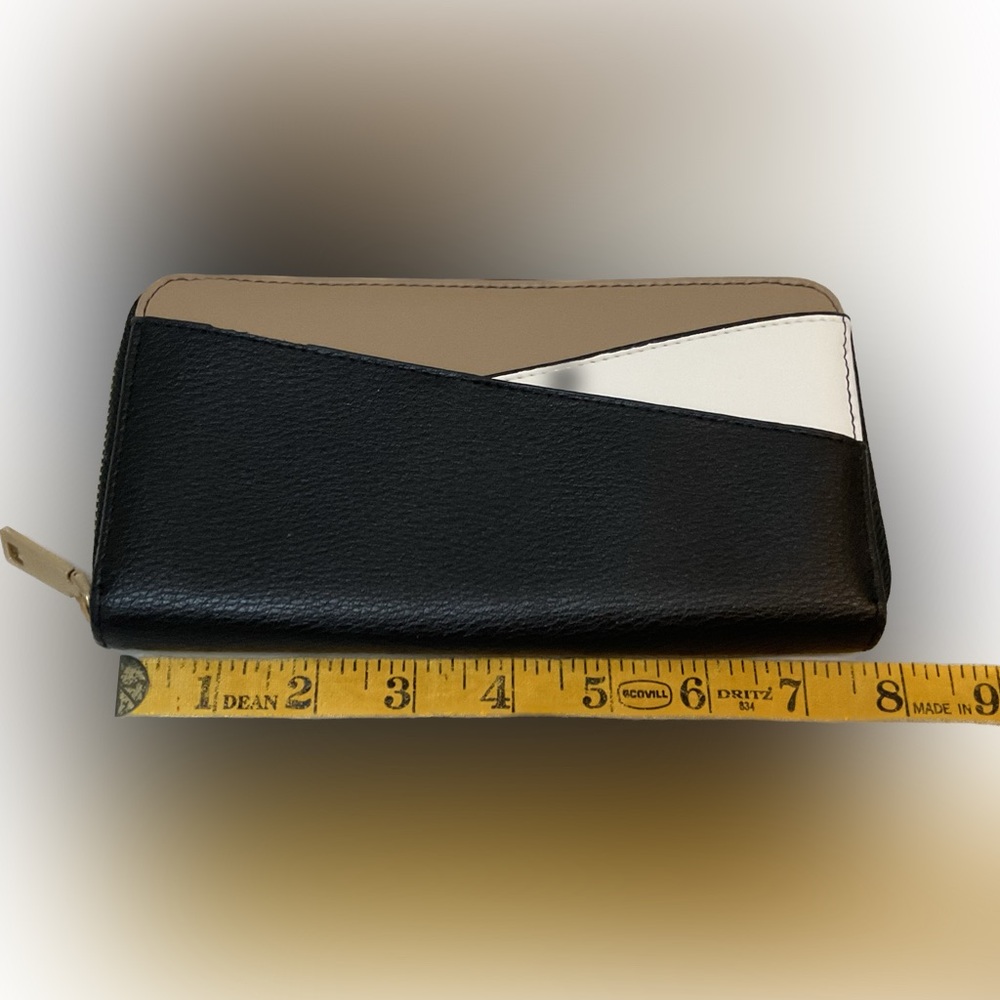 Wallet Rectangle Tan White Black Gold EUC - Picture 3 of 6
